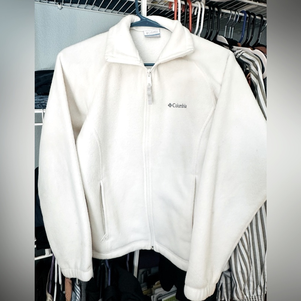 Columbia fleece white
Women’s size Small
Like-new condition